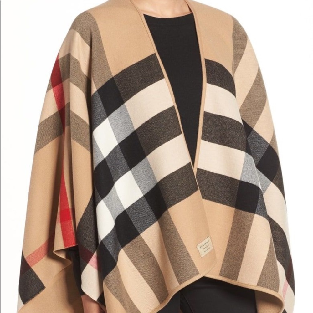 🤩BURBERRY HOUSE CHECK MERINO WOOL CAPE🤩